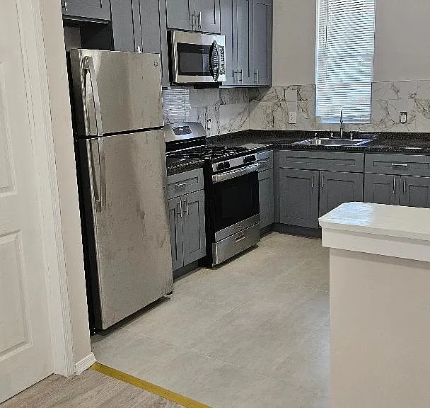 214 S Edgewood St — Photo 4