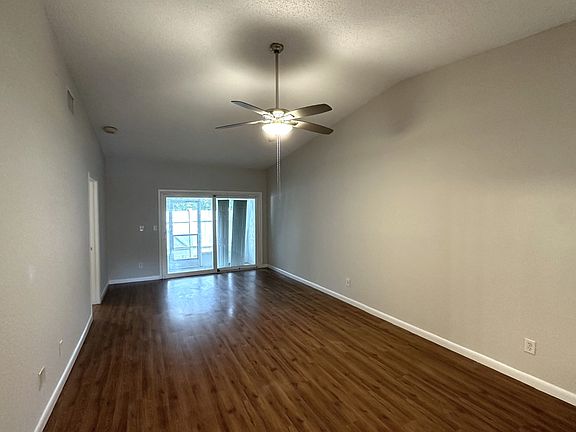 4th image of 7111 Parkside Villas Dr N