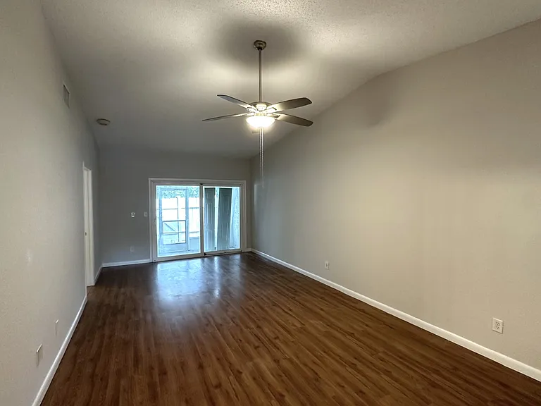7111 Parkside Villas Dr N — Photo 4