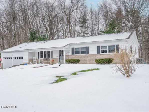 15 Rolling Brook Drive, Clifton Park, NY 12065