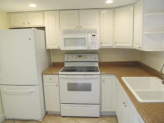 3rd image of 3571 SW 117th Ave #6204