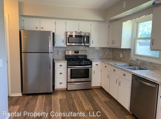 964 Rosewood St, Jenison, MI 49428