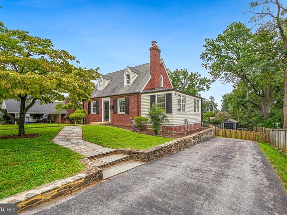 3rd image of 11509 College View Dr