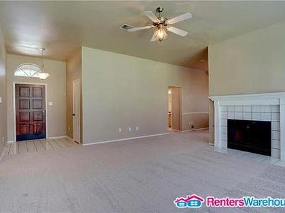 5th image of 611 Monterey Dr