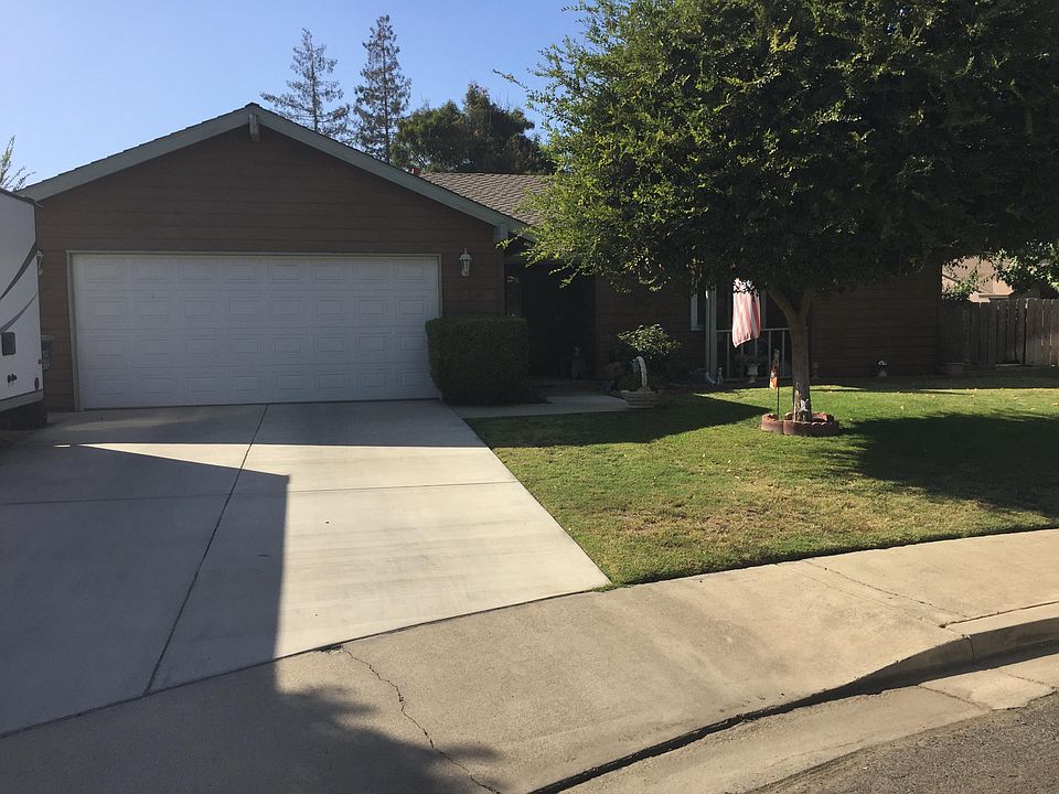 1st image of 2529 N Charter Oak Ct