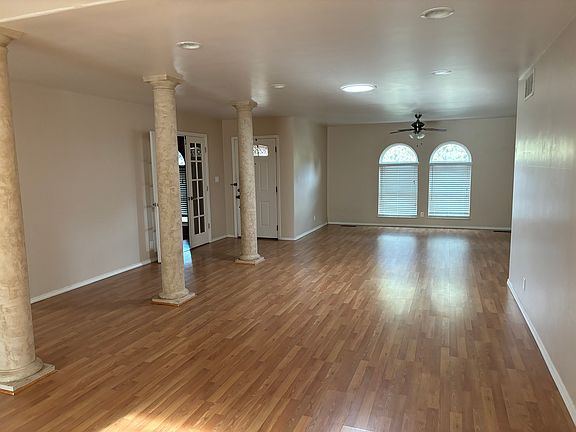 2nd image of 3804 Camino De La Sierra NE