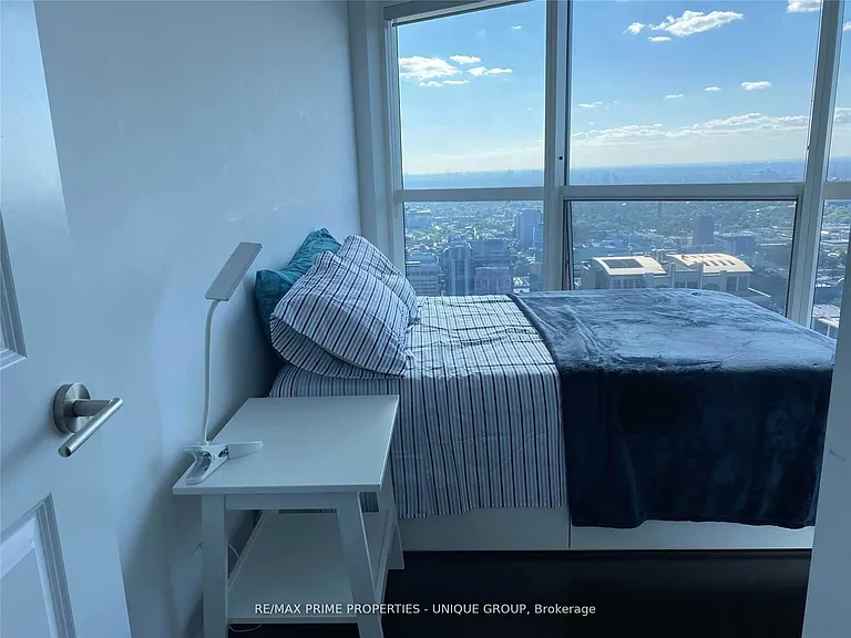 386 Yonge St #5316 — Photo 15