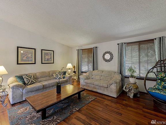4th image of 17615 32nd Ave E