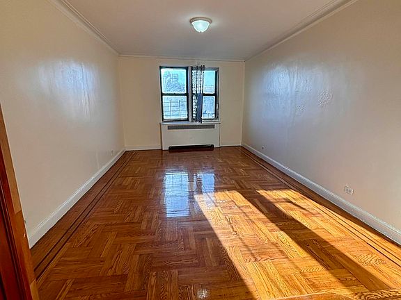 3rd image of 95 W 195th St APT 6H