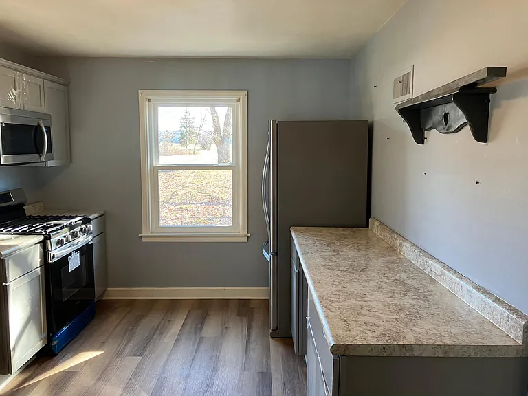 1403 W Hickory Grove Rd — Photo 15