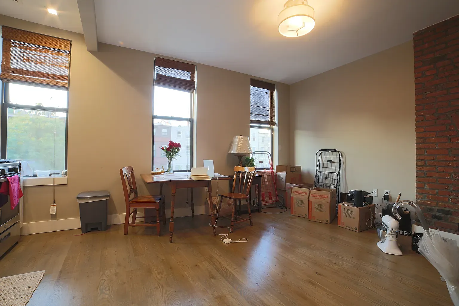 34 Vernon Avenue — Photo 2
