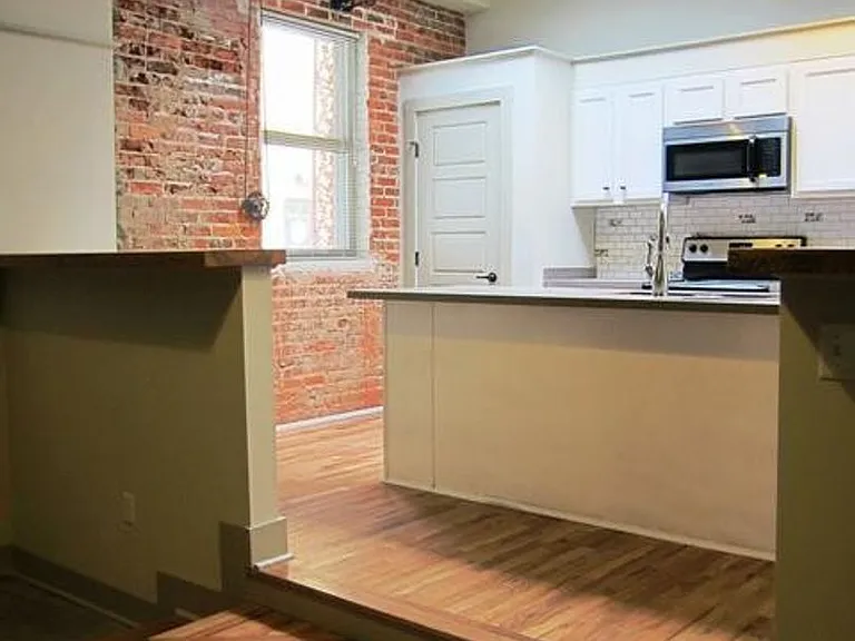 120 Goldsboro St SW — Photo 3