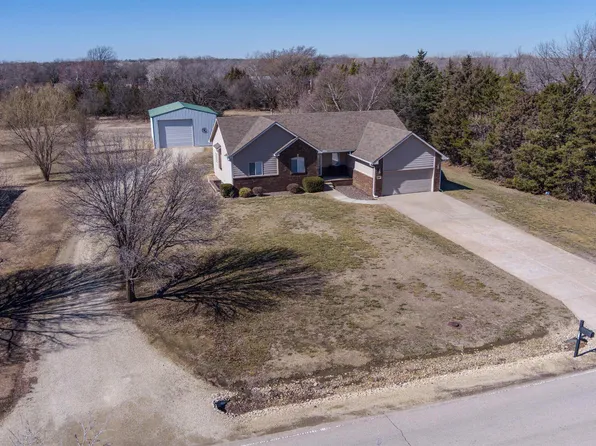 2225 S Bedford St, Wichita, KS 67207