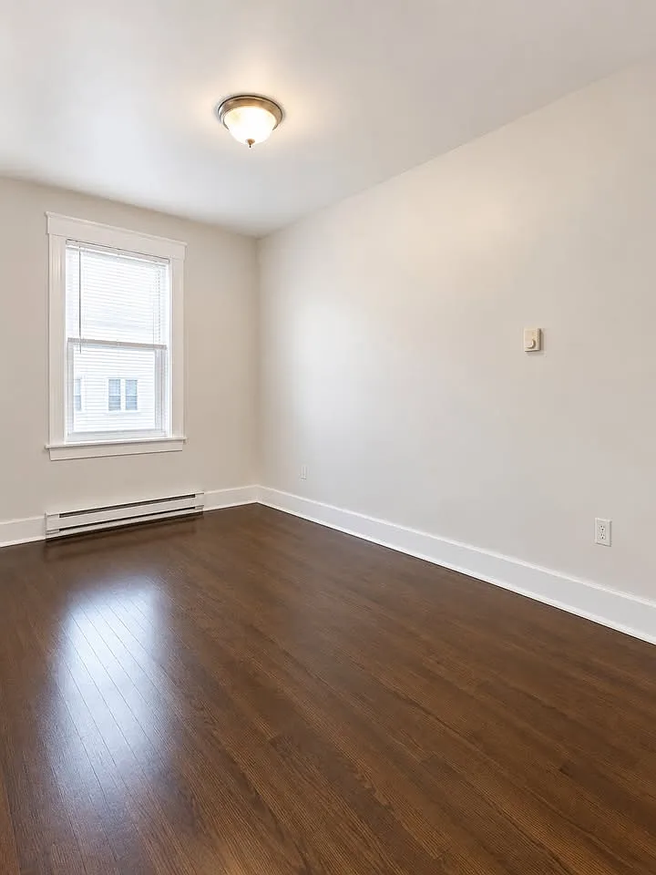 2 bed, 9999 sqft, $2,150 — Photo 2