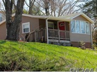 16 Meg Pie Ln, Waynesville, NC 28785