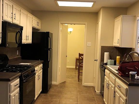 3rd image of 1713 Canterbury Ln