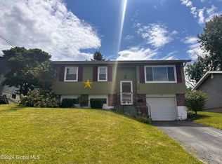 42 Wendell St, Rensselaer, NY 12144