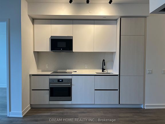 5th image of 108 Peter St #1205