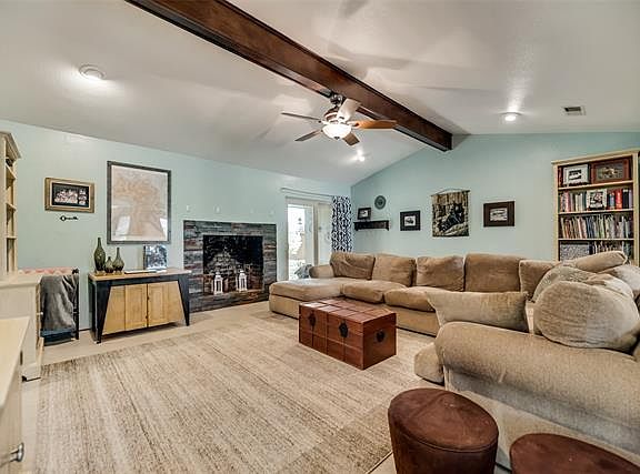 4th image of 2604 Teakwood Ln