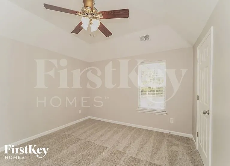 4615 Canipe Dr — Photo 12
