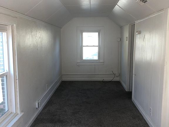4th image of 5616 Yarrow St #4