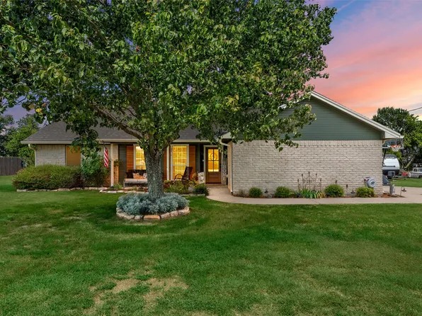101 Brown Dr, Eddy, TX 76524