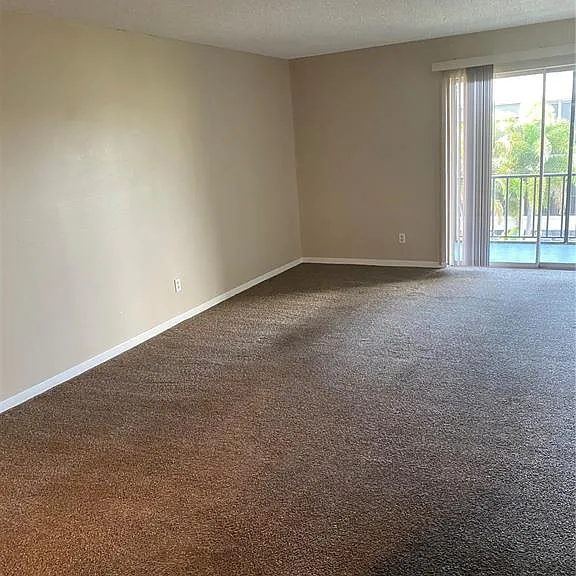 215 Valencia Blvd #303 — Photo 4