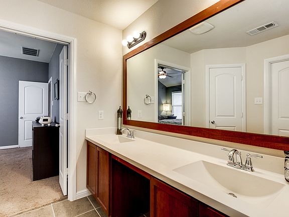 5th image of 724 Kelley Ct