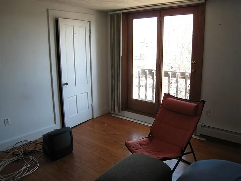 89 College Ave #A — Photo 6