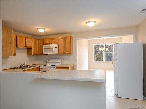 4th image of 110 Osteen Dr