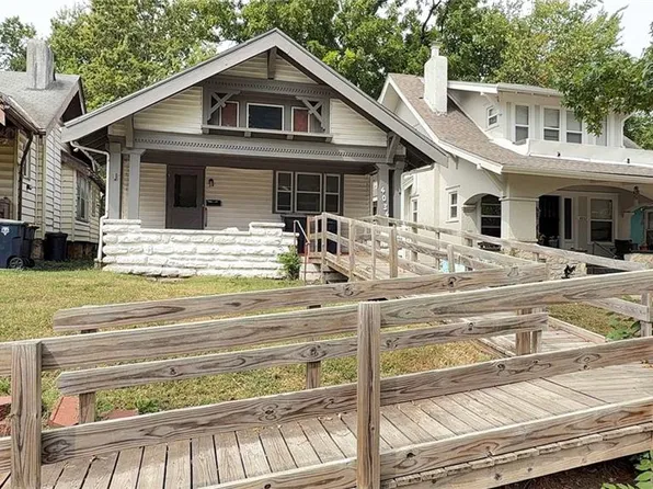 4034 Agnes Ave, Kansas City, MO 64130