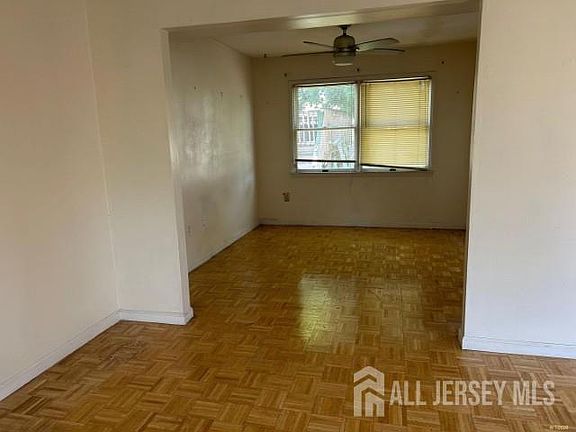 4th image of 59 E New St
