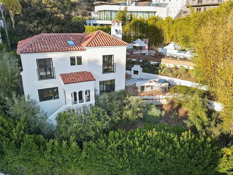A hidden gem in the heart of LA's most exclusive neighborhood.