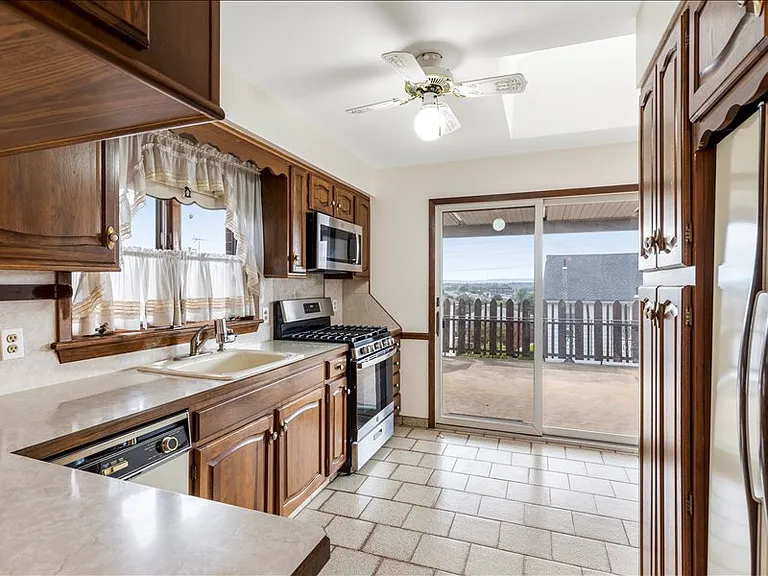 229 Newark Ave #1 — Photo 10