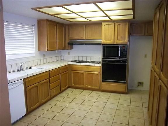 4th image of 1412 Knollcrest Dr