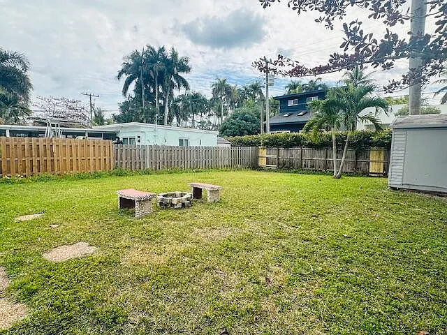 640 Oak St — Photo 22