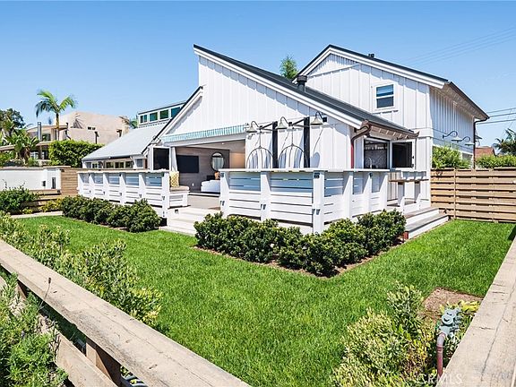 2nd image of 2609 Camino Del Mar