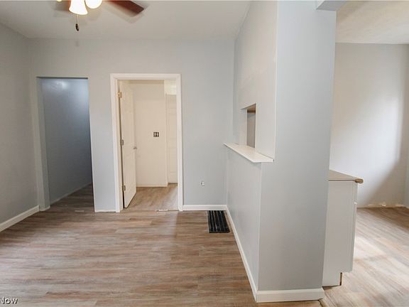 3rd image of 152 Garvin Ave