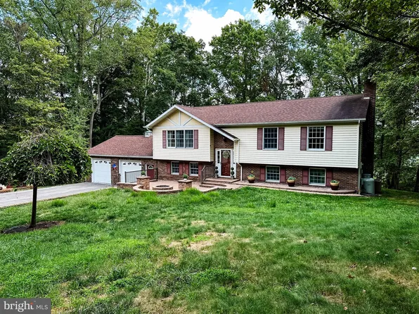 12326 Winfield Dr NE, Cumberland, MD 21502