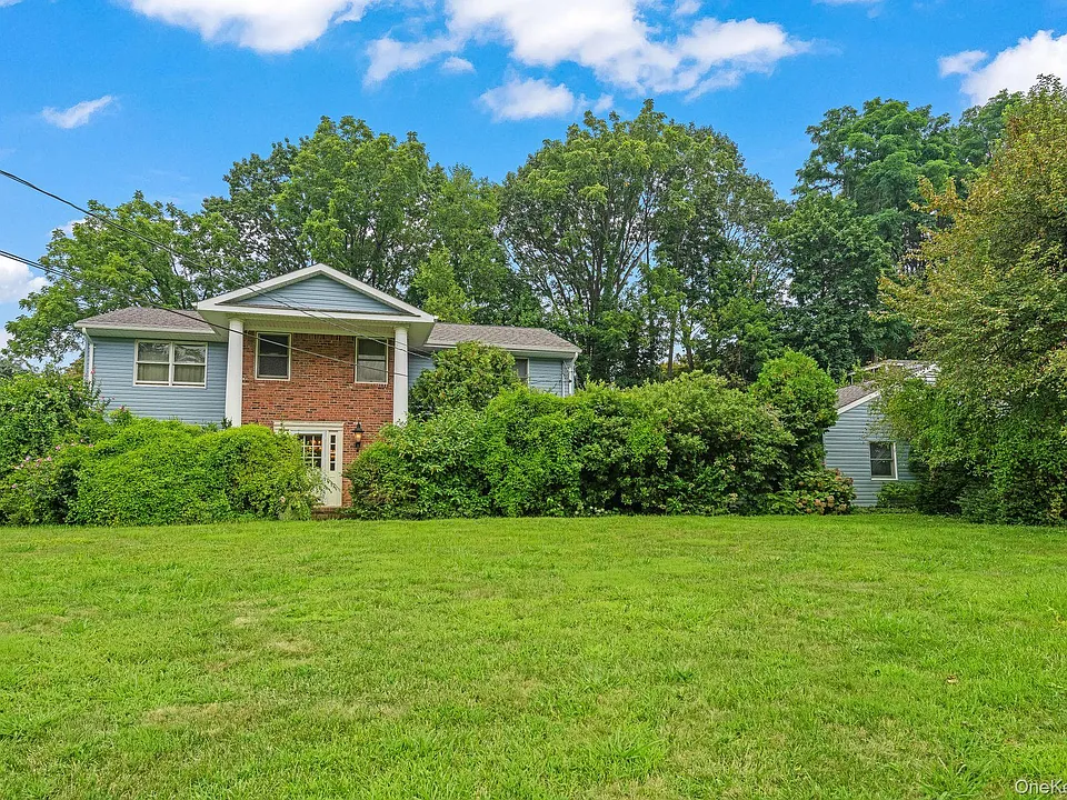 13 Whitney Cir
