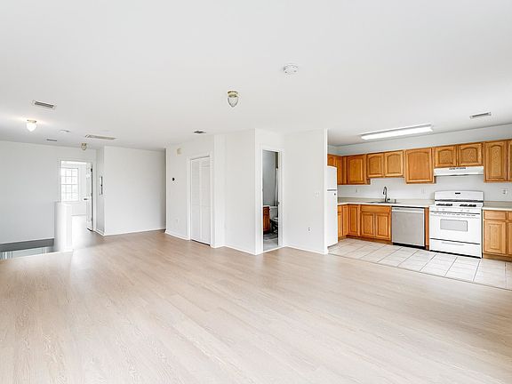 3rd image of 155 Lafayette St Floor 2