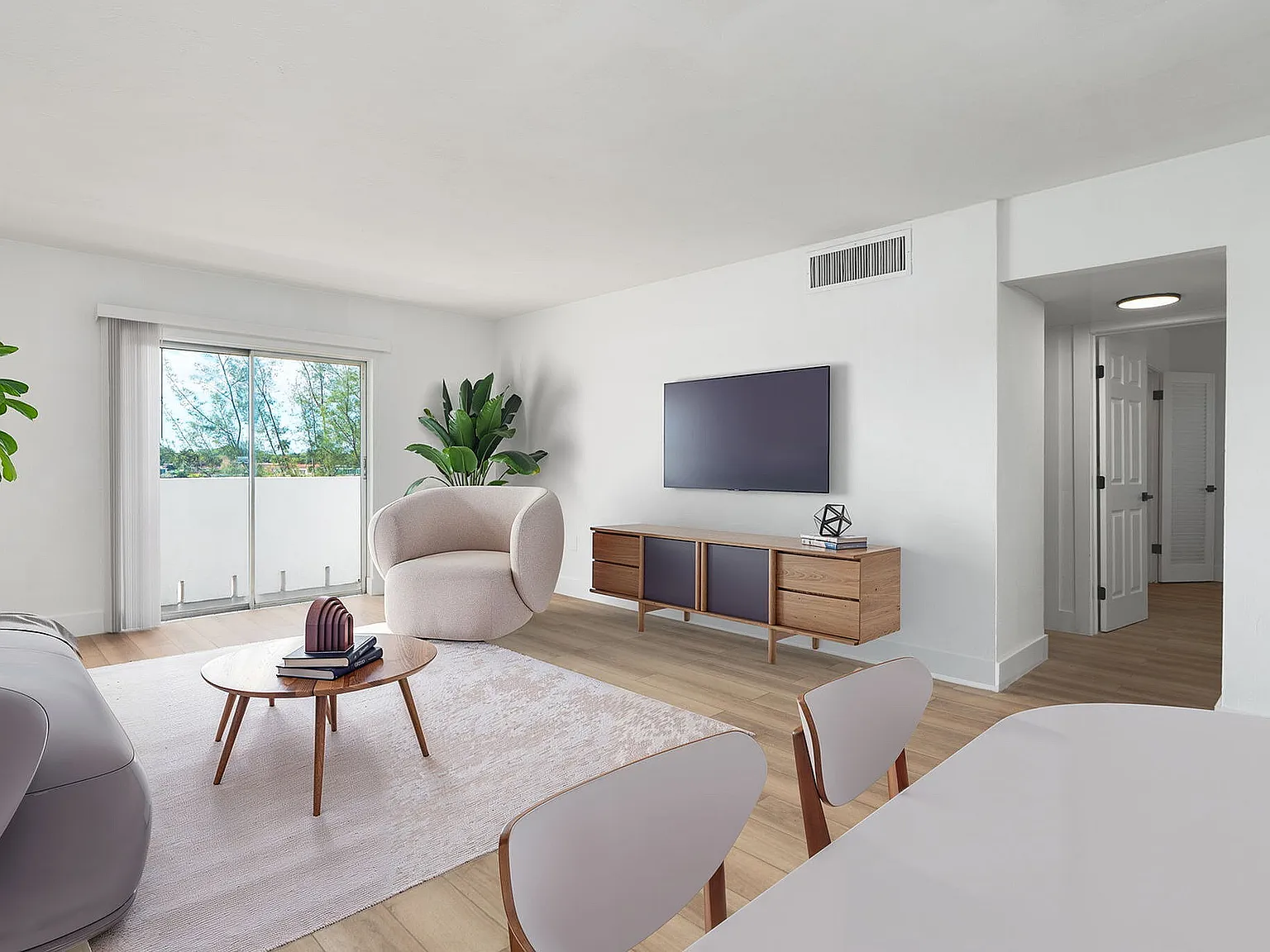 Lakeshore Presidential — Photo 3