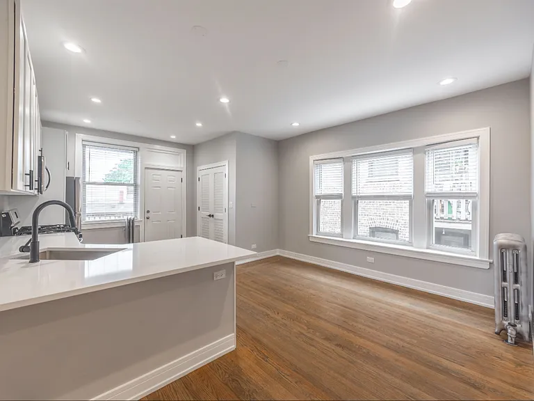 1644 W Rascher Ave — Photo 8