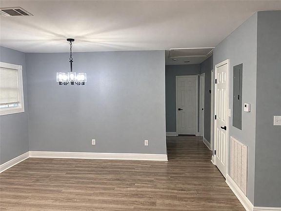 4th image of 2300 Delille St