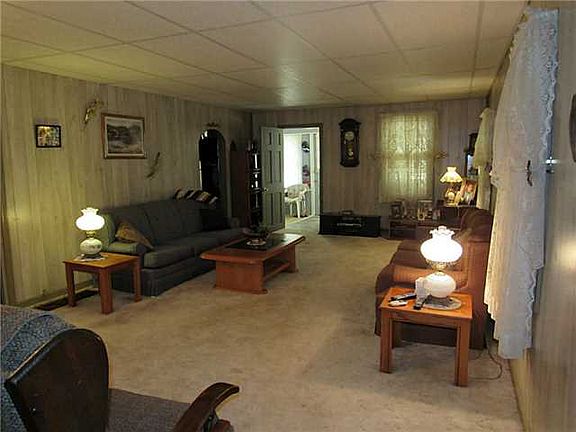 4th image of 111 Spencerville St