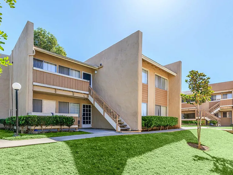 Vista Sun Apartments — Photo 10