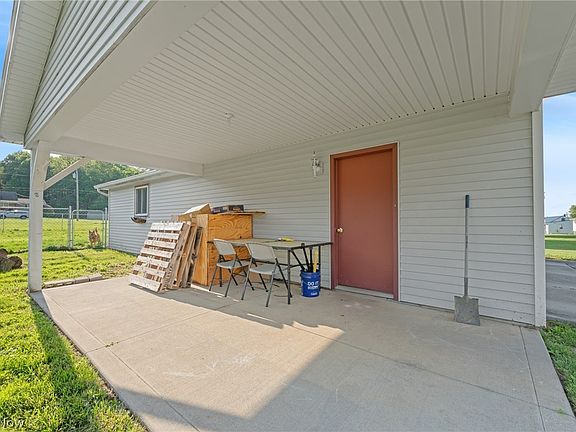 5th image of 13638 Morgan Ave