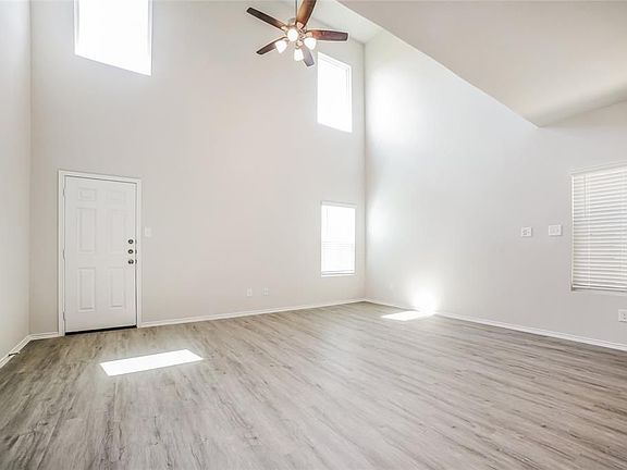 3rd image of 15251 Estrella Ct W