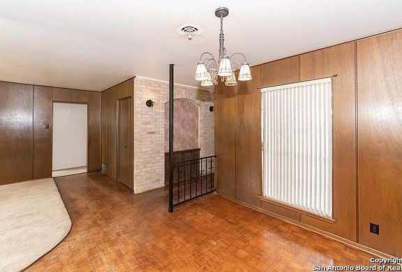 5th image of 1418 Deer Run St
