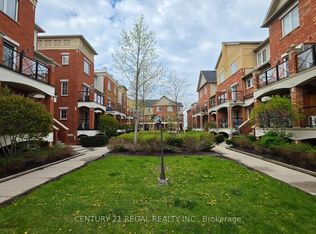 39 Hays Blvd #19, Oakville, ON L6H0J1